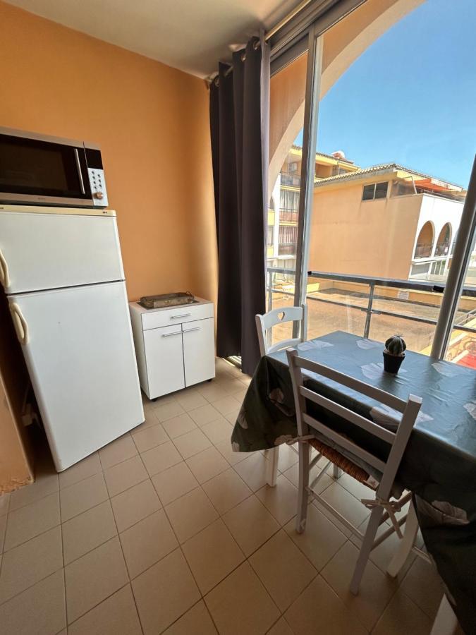 Studio Vue Mer Situe A Cote De La Plage Quartier Des Quilles Sete Bagian luar foto