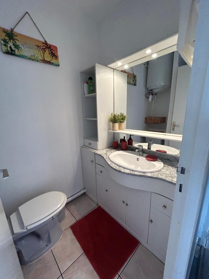 Studio Vue Mer Situe A Cote De La Plage Quartier Des Quilles Sete Bagian luar foto