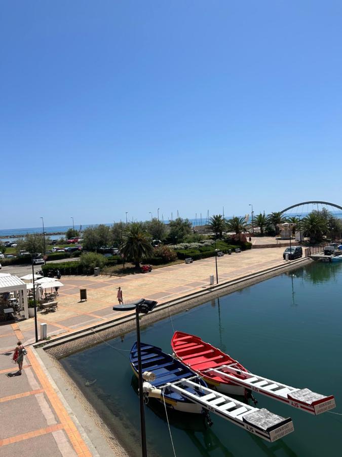 Studio Vue Mer Situe A Cote De La Plage Quartier Des Quilles Sete Bagian luar foto