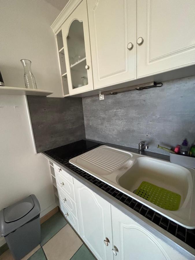 Studio Vue Mer Situe A Cote De La Plage Quartier Des Quilles Sete Bagian luar foto