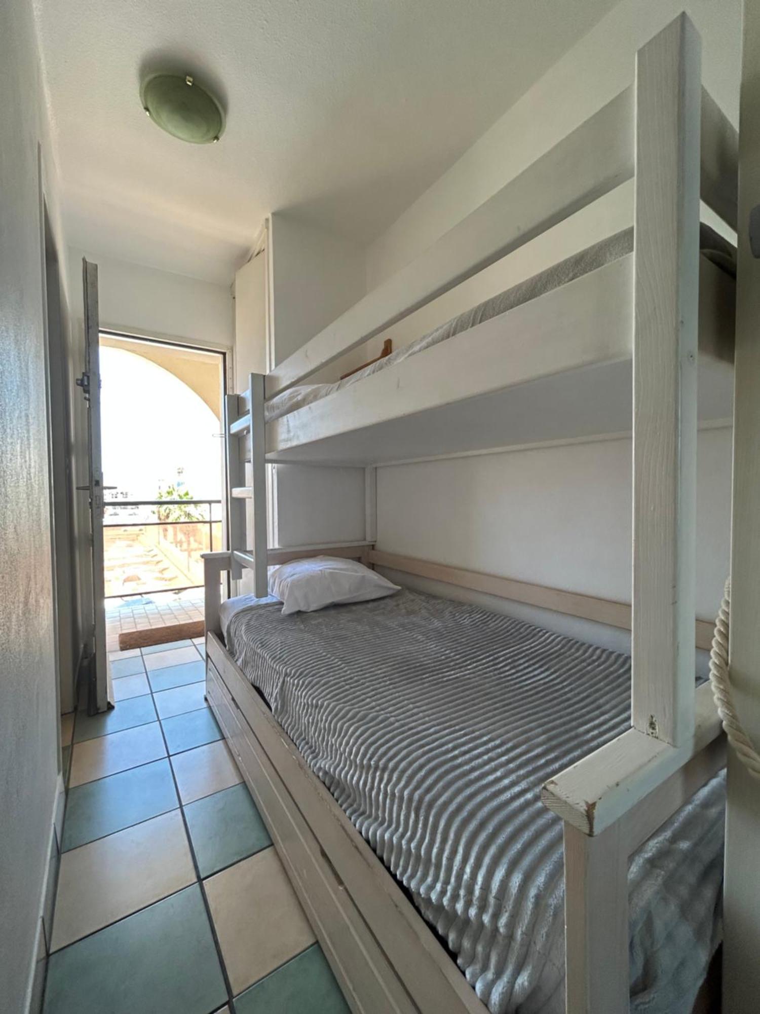 Studio Vue Mer Situe A Cote De La Plage Quartier Des Quilles Sete Bagian luar foto