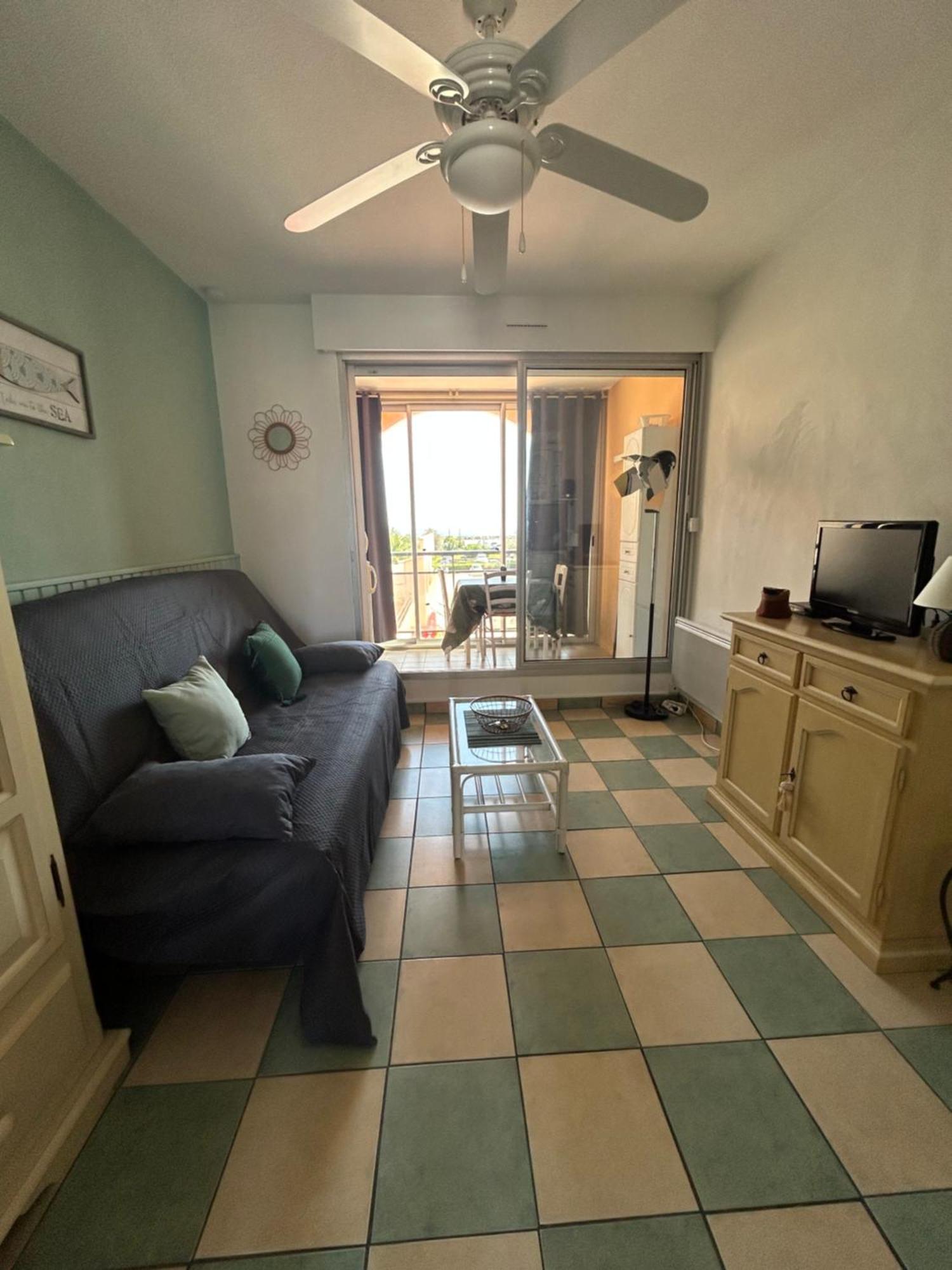 Studio Vue Mer Situe A Cote De La Plage Quartier Des Quilles Sete Bagian luar foto